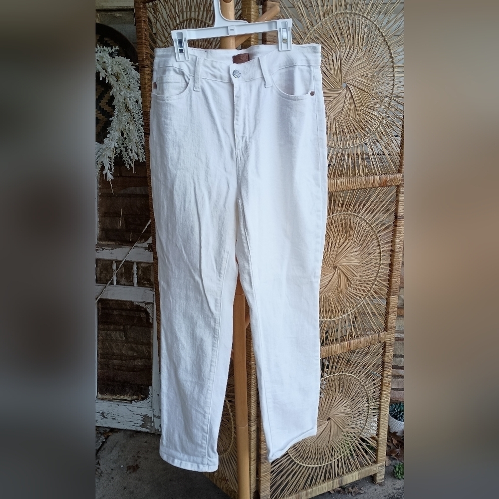 Judy Blue Women's Boyfriend White/Creamish Jeans_29